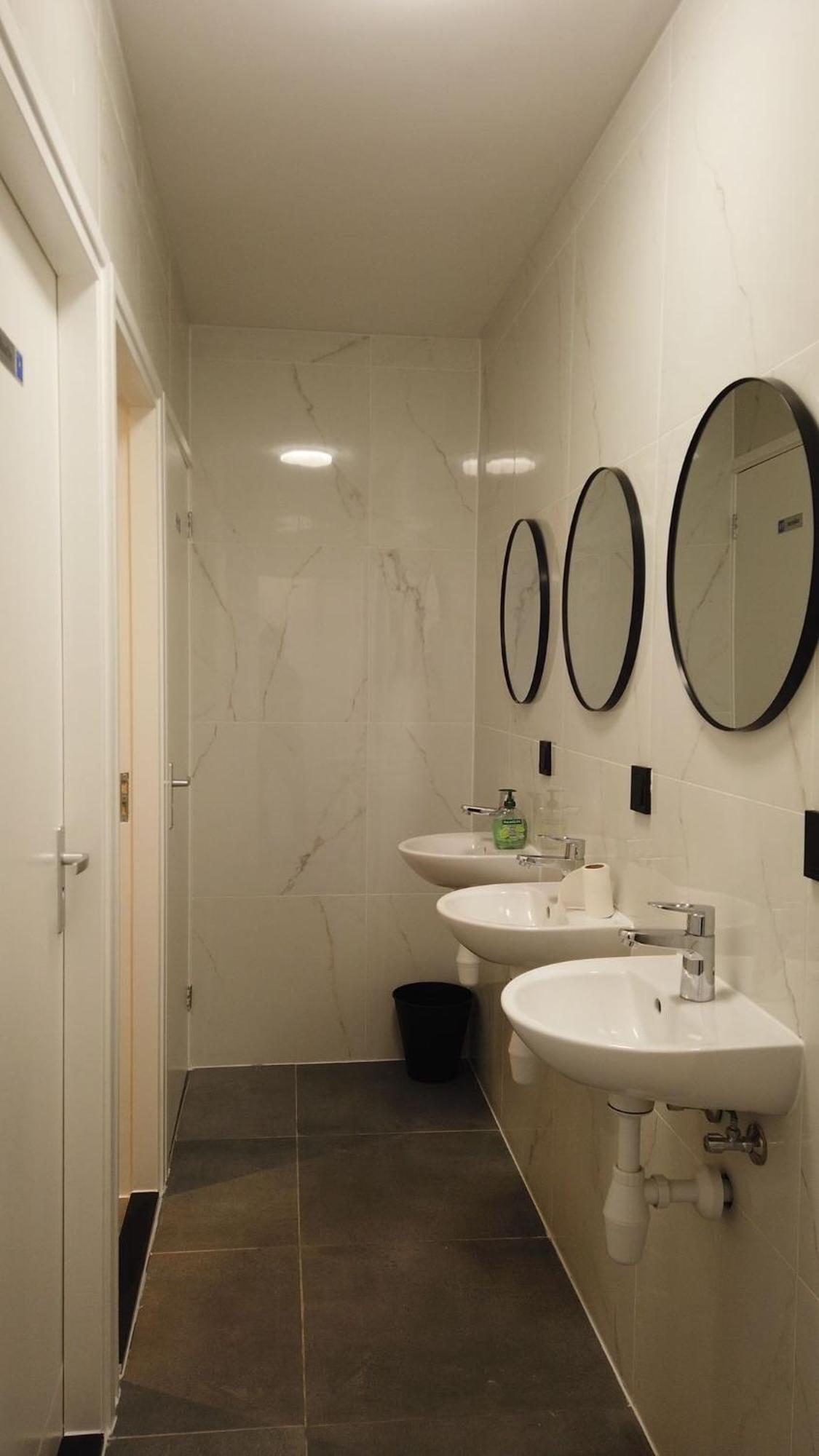 Y Hostel Amsterdam Bagian luar foto